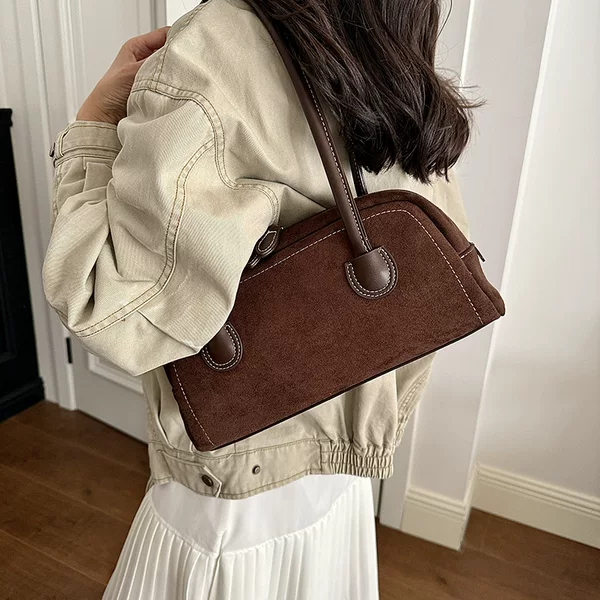 Retro casual shoulder Boston bag for women, 2026 autumn new collection, simple and large-capacity tote bag, suitable for commuting