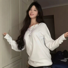 美式慵懒风设计白色斜肩彩色扣子宽松长袖t恤女秋季小众露肩上衣