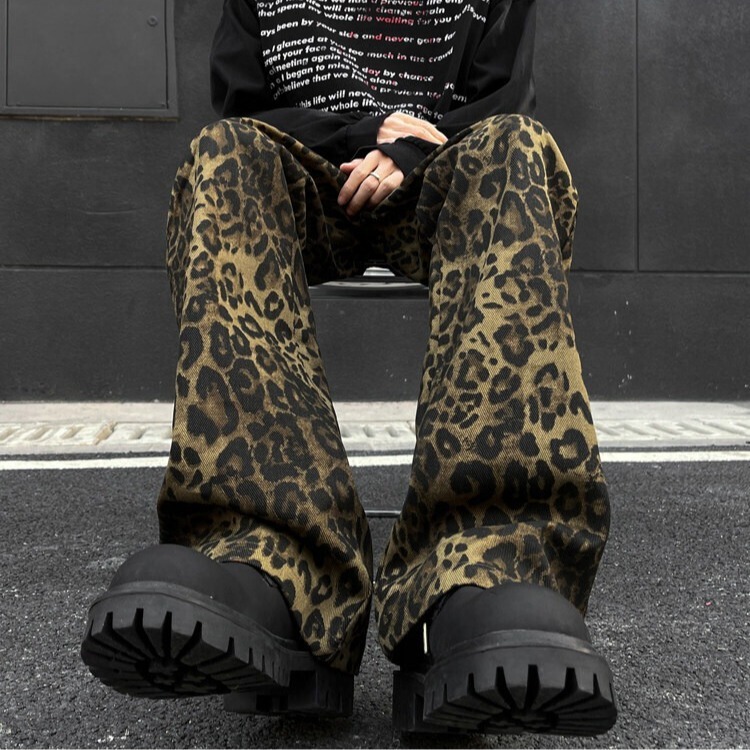 American-Style Leopard Print Flared Jeans for Men, Autumn Vibe High Street Pants, Hip-Hop Youth Straight-Leg Cargo Pants American-Style Leopard Print Flared Jeans for Men, Autumn Vibe High Street Pants, Hip-Hop Youth Straight-Leg Cargo Pants