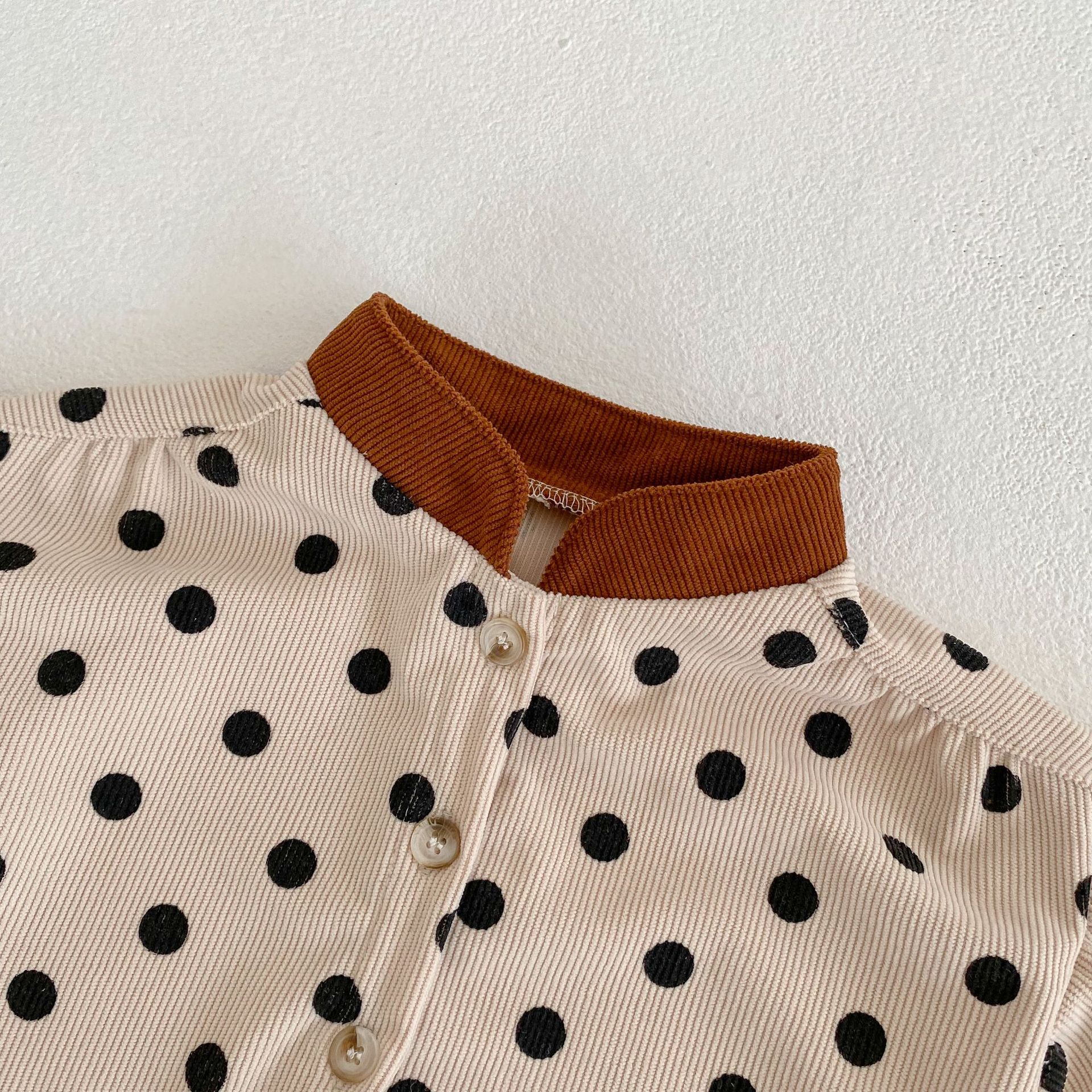 2024 Frühlingskleidung für Säuglinge, Kinder, Jungen und Mädchen mit langärmliger Strickjacke mit Tupfenmuster und kurzen Hosen_voghion.com