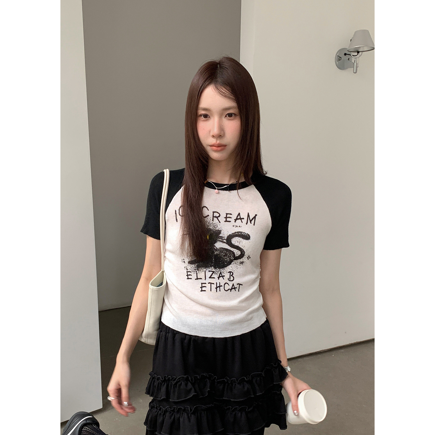 T-Shirt with Small Black Cat Print, Color-Blocking, Cartoon Design, Slim Fit, Short Letter Print T-Shirt for Women, Short Sleeve Top Ye0104