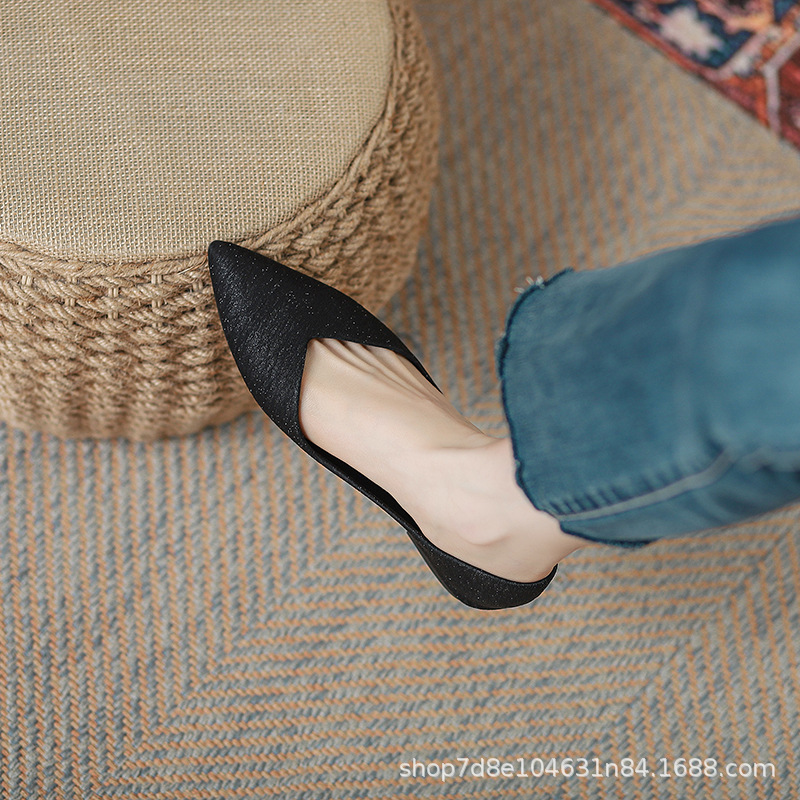 Pointed Toe Soft Sole Shoes for Women 2025 Autum New Style Shallow Mouth Flats Low Heel Beanie Shoes Pure Color Casual Daily Versatile