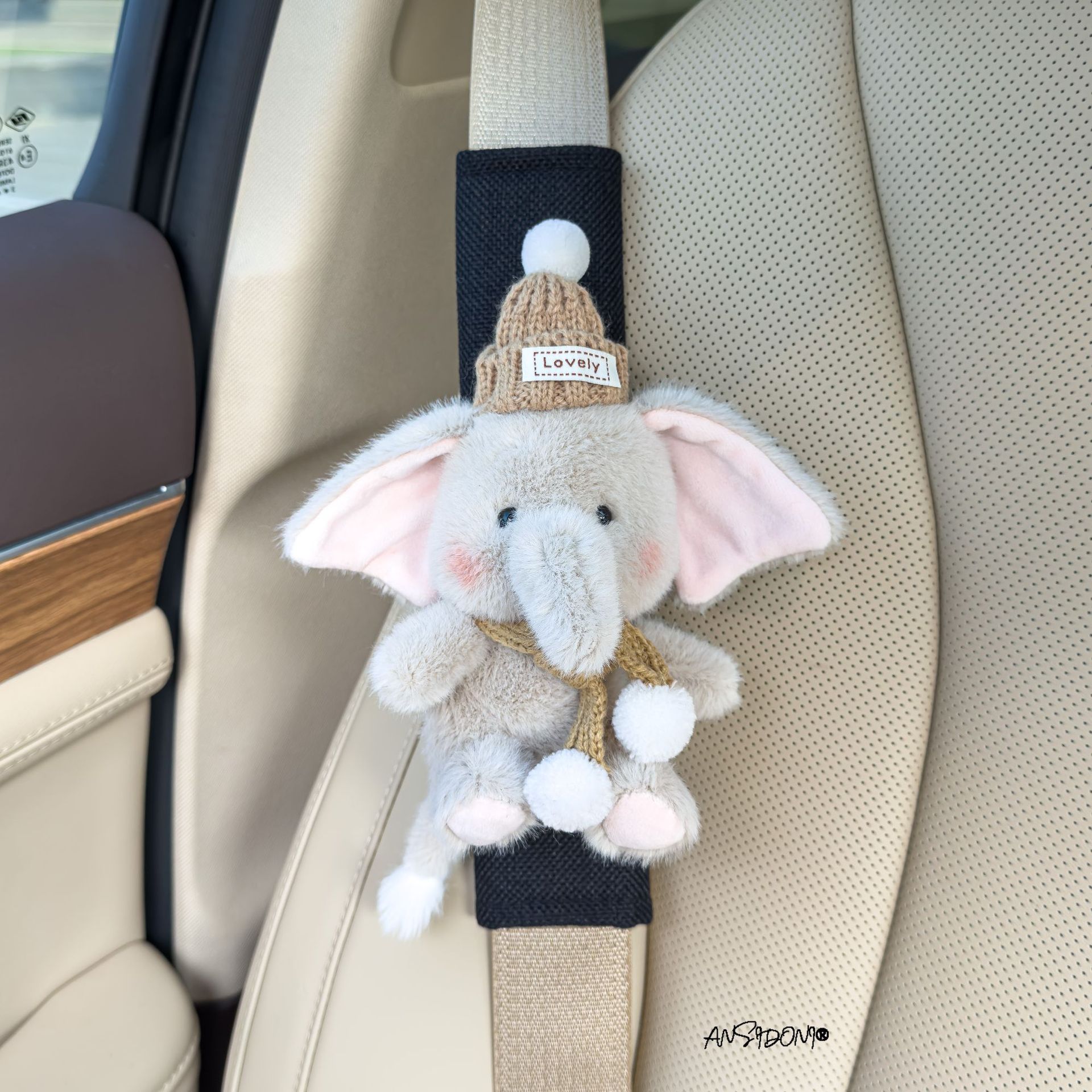 Cute Little Elephant Car Seat Belt Shoulder Pad Anti-Wear Clothing Protection Cover for Girls Car Interior Decoration Accessory