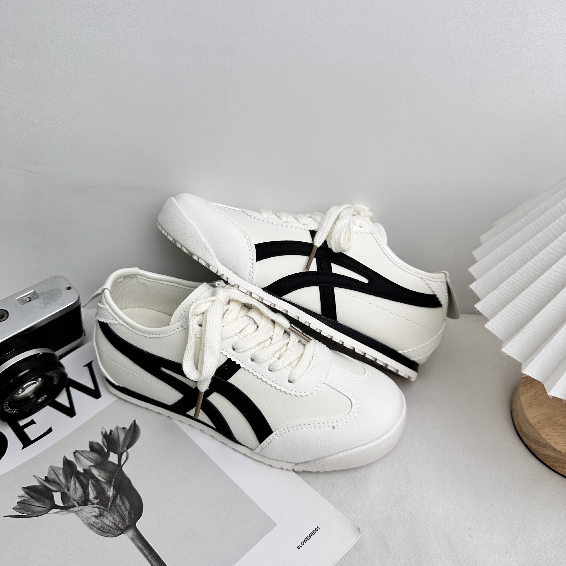 A9897 Plantillas de látex/zapatos de tablero A-Gump ligeros zapatos de mujer 2025 nuevos zapatos blancos estilo Hong Kong zapatos de entrenamiento alemán image 7