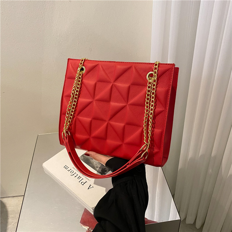 Bolso de la cadena 2023 nueva moda casual bolso de las mujeres estilo occidental hombro bolsa de mensajero personalidad femenina ins bolsa de las axilas