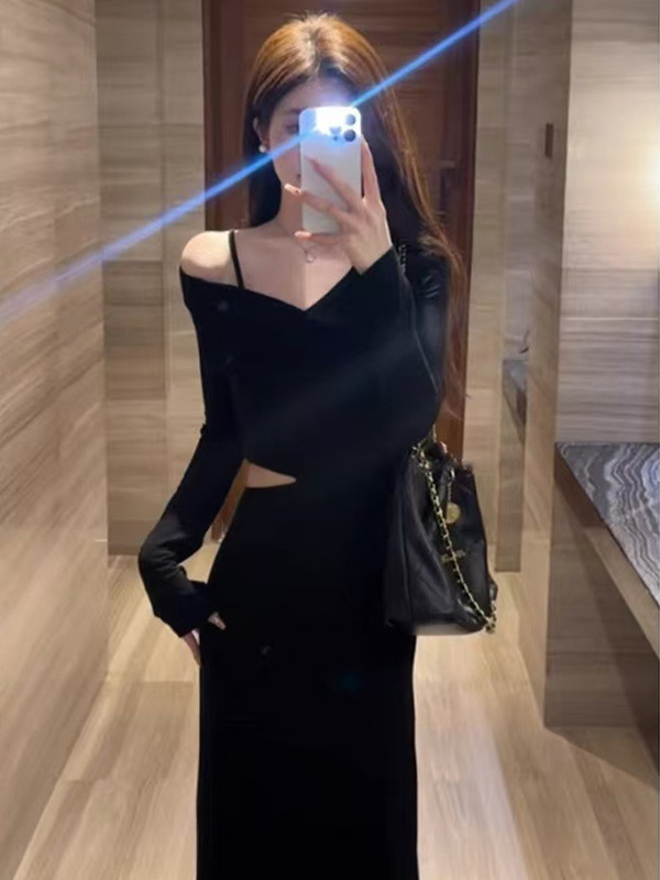 法式黑色露肩v领长袖连衣裙秋装女小个子收腰气质露腰打底长裙子|undefined