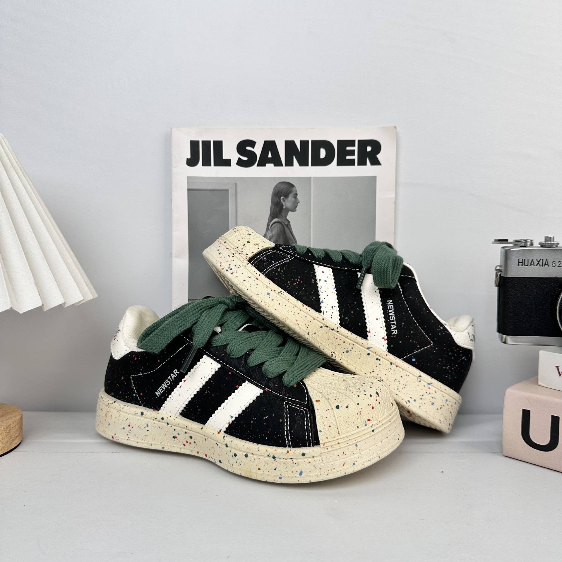 Yuanbo primavera y otoño zapatos blancos de suela gruesa para mujeres 2025 nuevos zapatos casuales coreanos zapatos de skate conchas de cabeza zapatos de pan