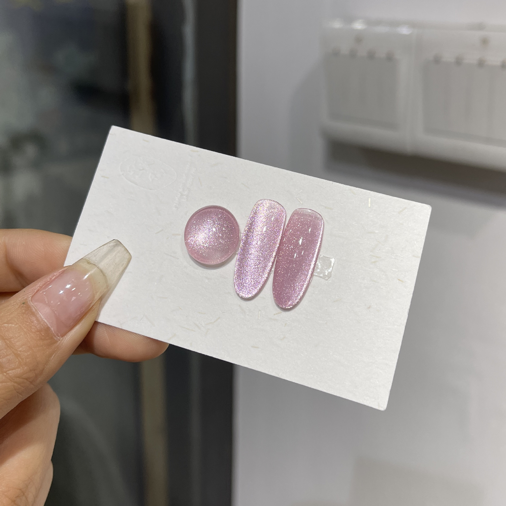 Venta caliente transfronteriza pegamento para ojos de gato rojo hielo arte de uñas celebridades de Internet caliente tienda de uñas de uso común pegamento de esmalte de uñas de ojo de gato de cristal popular