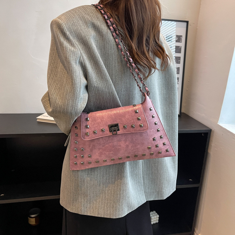 跨境热卖复古腋下包包女小众时尚单肩斜挎女包包链条铆钉包腋下包|undefined