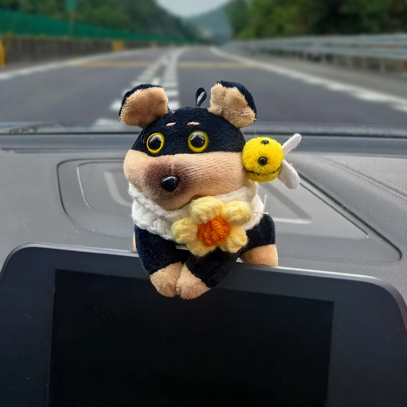 Adornos de coche Pantalla de control central de coche Pantalla de fiesta Decoración de pantalla de abeja Muñeca de perro Muñeca de coche Lindo
