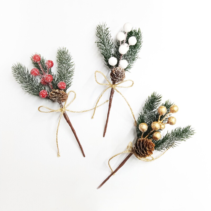 Cross-Border Christmas Accessories Red Berry Bouquet Christmas Decoration with Snowflake Hemp Rope Pine Needles Pine Cones Simulated Berry Branches