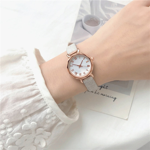 New Women's Autumn Fashion Easy-to-Wear Minimalist Niche Watch for Students Leisure Small Dial Diamond Academic Style
