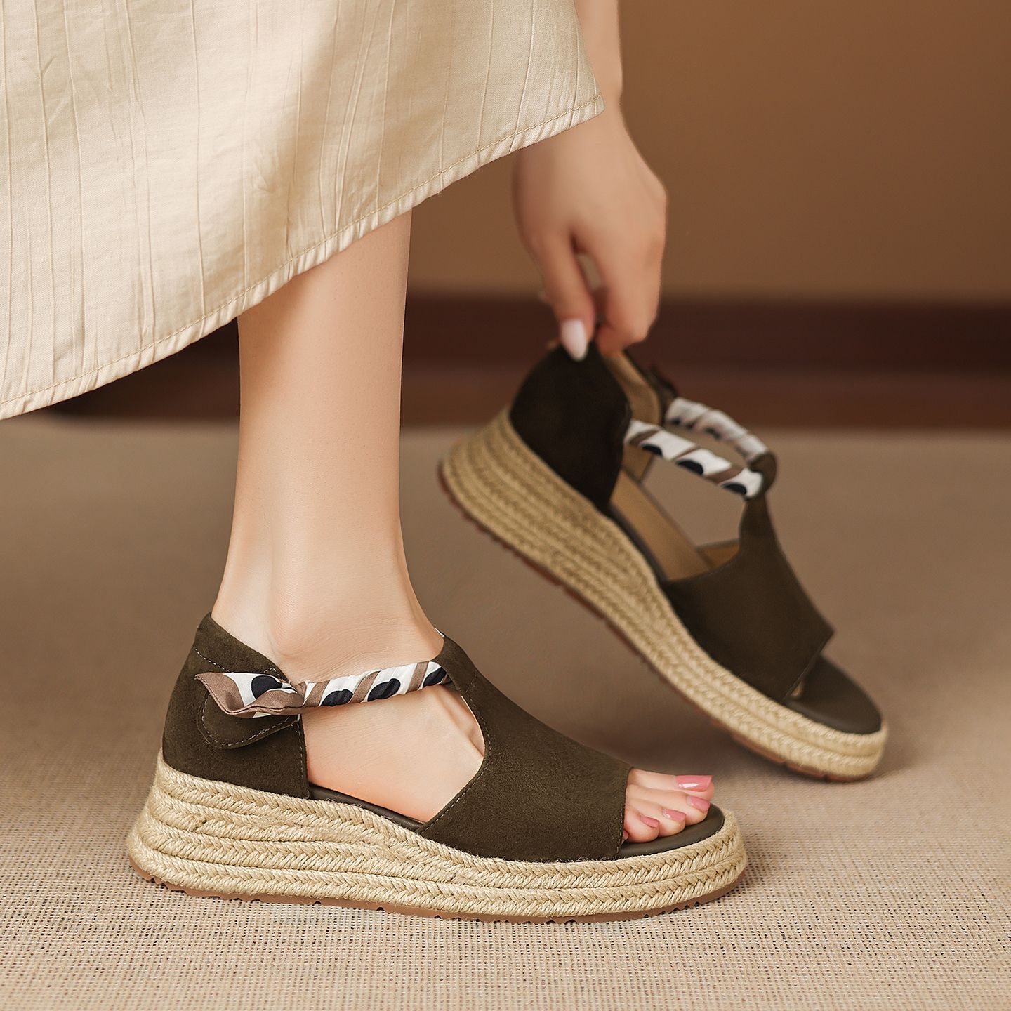 Straw summer two-tone woven sandals open toe platform heels