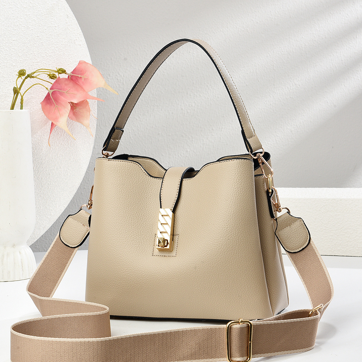 2025 señoras temperamento todo fósforo nuevo bolso de mensajero bolso de estilo coreano bolso de hombro exquisito bolso de mujer mujer de moda