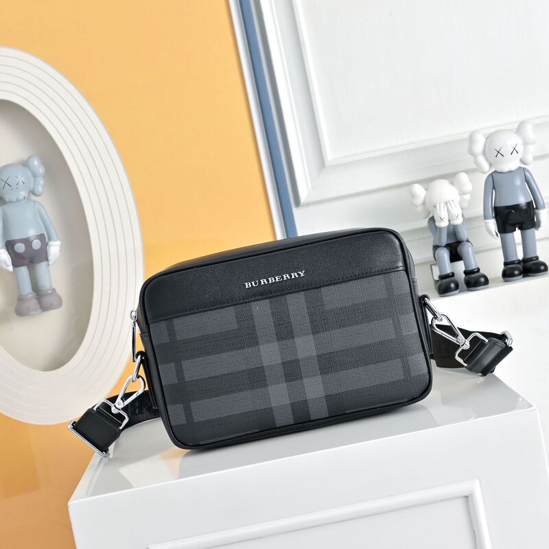 B-brand trendy camera bag, digital bag, niche design game console bag, cross-border new women's shoulder bag, canvas plaid bag B-brand trendy camera bag, digital bag, niche design game console bag, cross-border new women's shoulder bag, canvas plaid bag