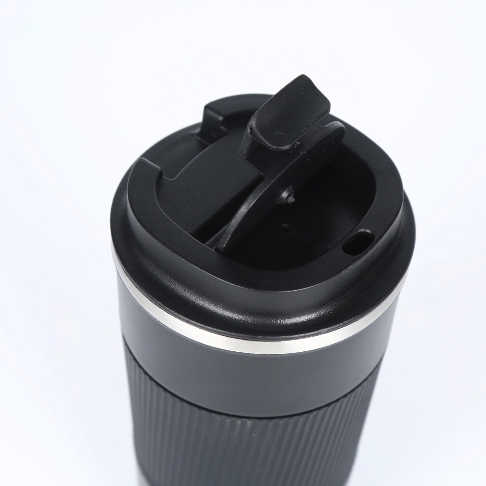 Spray de plástico tres generaciones 304 taza de café de acero inoxidable anti-escaldado cubierta de silicona taza de coche taza de vacío portátil taza de agua de oficina
