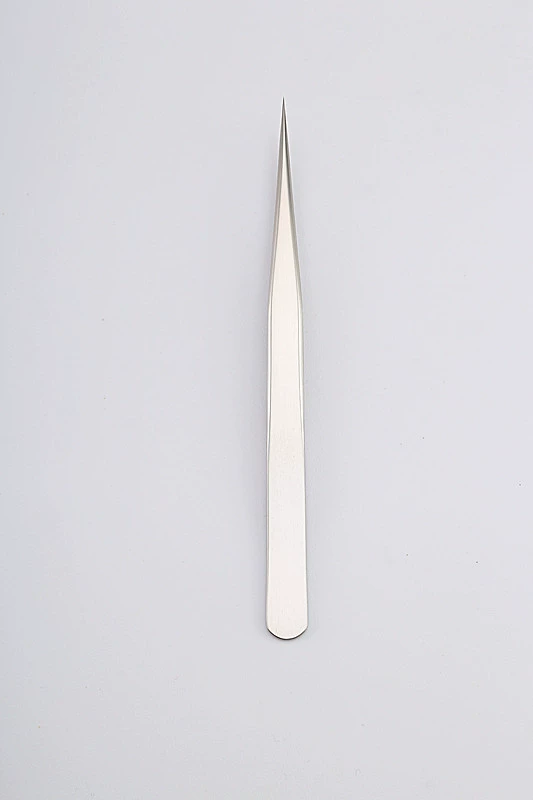 Н eyelashes? Перевод: Набор ложки для ресниц? The input: "False eyelashes, tweezers for eyelashes, cosmetic eyelash extension from black spots, for beauty salons" -> Рус: Накладные ресницы? Let's craft: Накладные ресницы, пинцет для ресниц, косметическое наращивание ресниц из черных точек, для салонов красоты
