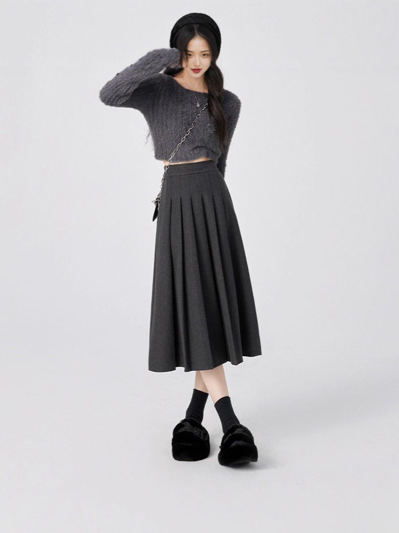 Woolen pleated skirt