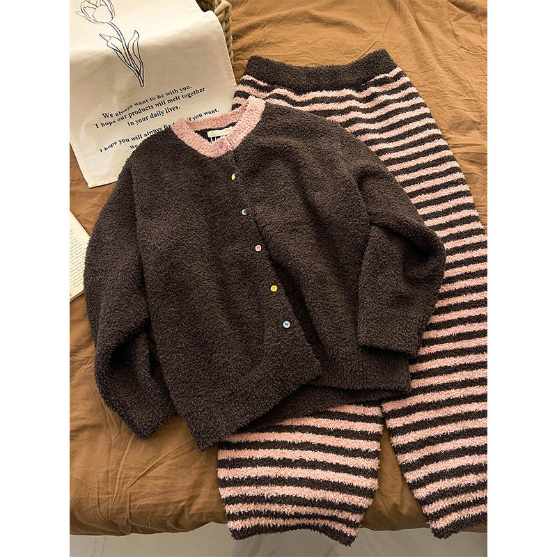 Korean-Style High-End Light Pink Striped Knitted Half-Velvet Pajamas for Women, New Winter Thickened Loungewear in Stock