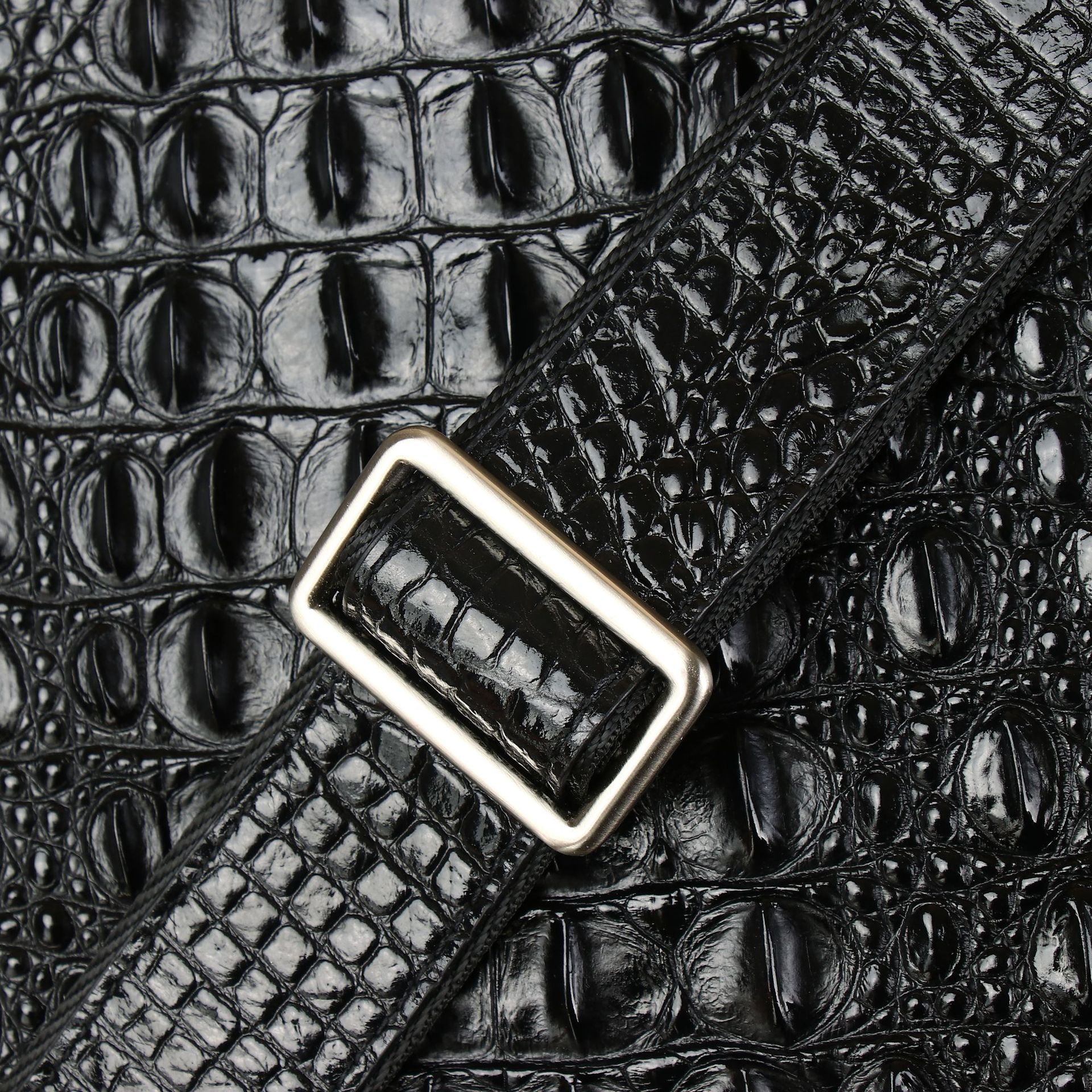 Túi đeo chéo nam họa tiết cá sấu công sở cao cấp chi tiết 9
