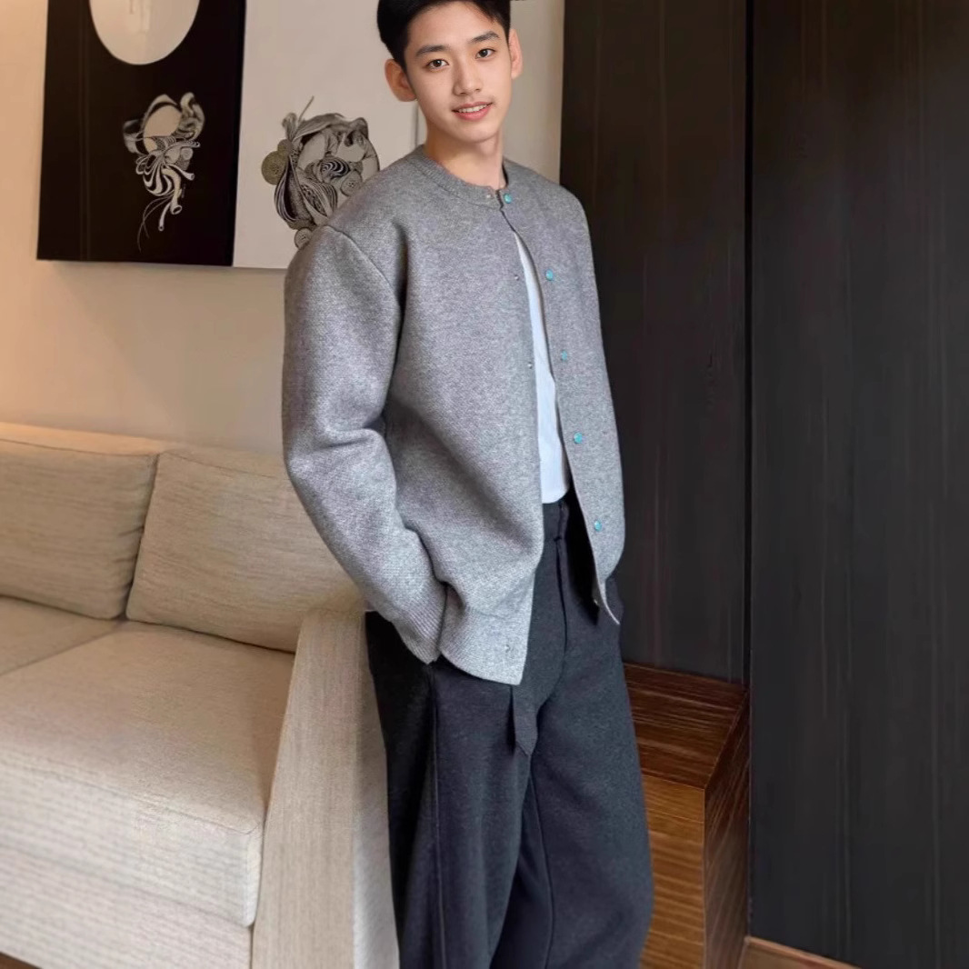 Wholesale retro long-sleeved trendy button-down cardigan knitwear, popular round neck sweater coat for men, loose fit.