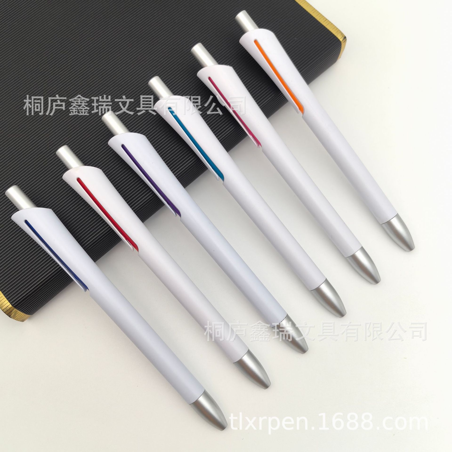 Presione el bolígrafo de plástico esmerilado, el antiguo bolígrafo publicitario, el estilo de color es novedoso, el logotipo imprimible, el bolígrafo publicitario