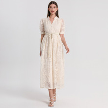 欧洲站时尚精品高端法式夏季收腰重工刺绣V领多色气质连衣裙