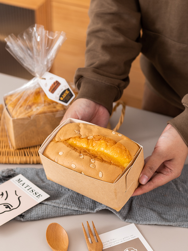 Dorado almohada Qifeng pastel de papel almohada de sabor tostada envasado pan de soporte de papel desechable horneado resistente a alta temperatura