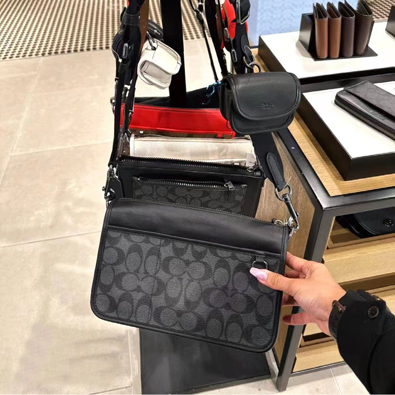 Classic one-shoulder bag