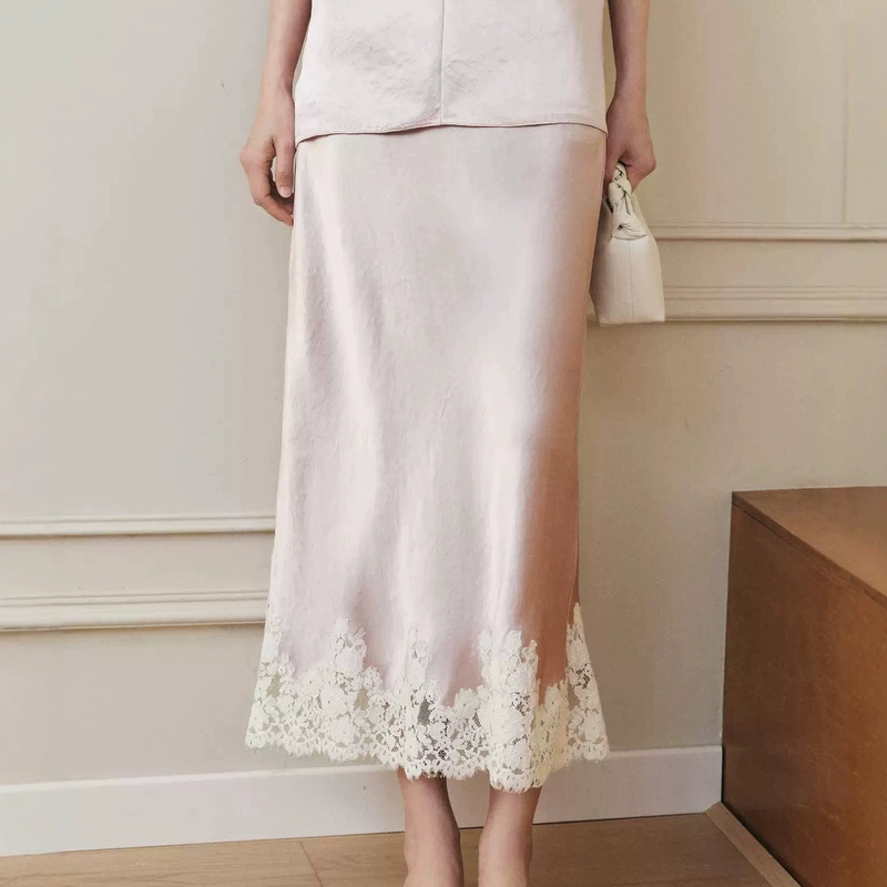 Heavy-Duty Embossed Embroidery Eyelash Lace Splicing High-End Acetate Satin Bias-Cut Paper-Thin Half-Skirt Autumn and Winter Long Skirt Heavy-Duty Embossed Embroidery Eyelash Lace Splicing High-End Acetate Satin Bias-Cut Paper-Thin Half-Skirt Autumn and Winter Long Skirt