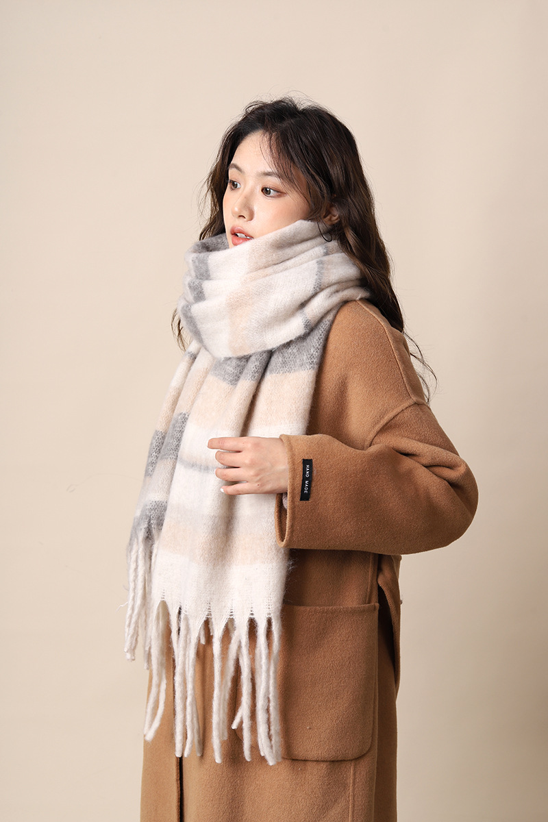 Écharpe en peluche mohair épaisse polyvalente pour femme Melad premium atmosphere en hiver 2024 nouvelle version coréenne pour l'automne_voghion.com