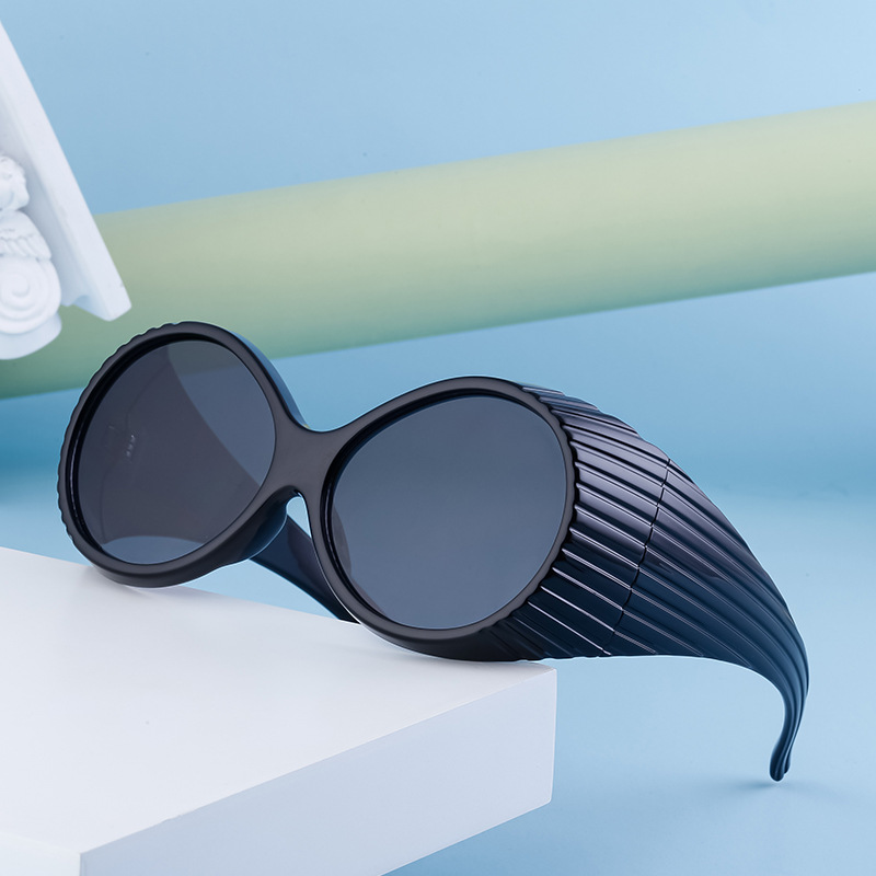 2024 Nieuwe Runway Stijl Modieuze Ovale Frame Zonnebrillen voor Vrouwen Trendy Europese en Amerikaanse Populaire Grote Frame Zonnebrillen voor Vrouwen_voghion.com