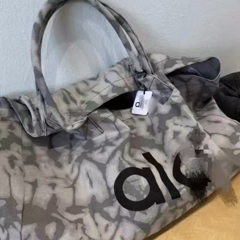 Alo Cross # Yoga Fitness Canvas Bag Single Shoulder Large Capacity Shopping Bag Unisex Outdoor Sports Bag Tote Bag