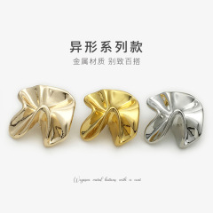 女性のセーターコート用のゴールデンデザインの特殊な形の金属ボタン、装飾ボタン、ツイードコートの毛皮ボタン
