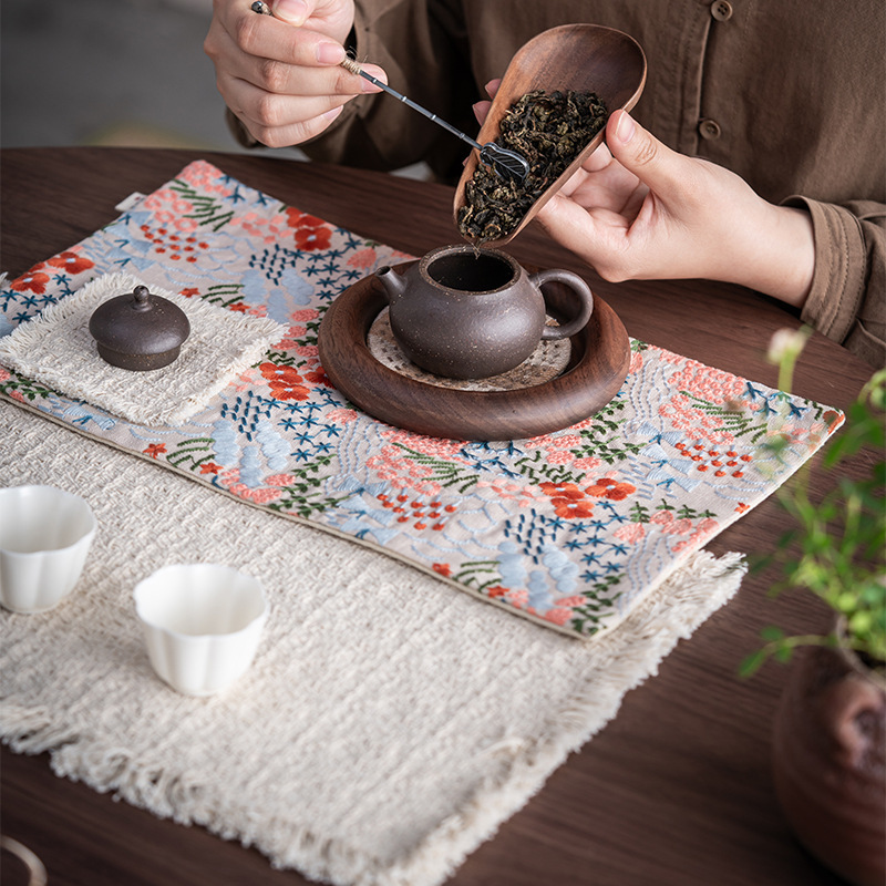 Yishi Tea Talk 手刺繍ティーマット ドライティーマット テーブルフラッグ ティーテーブルマット ティーカバー 茶道アクセサリー ティーポットマット 断熱マット|undefined