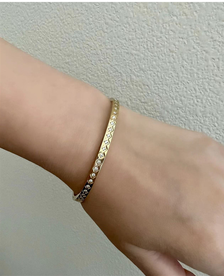 Plating, Inlay Design Casual Simple Style Round Square Stripe Stainless Steel Plating Inlay Zircon 18k Gold Plated Bangle
