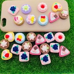 立体のかわいいケーキのクリームのゴムのDIYの携帯のケースの材料の樹脂の装飾品の部品のヘアピンの紐は卸売りを飾ります。