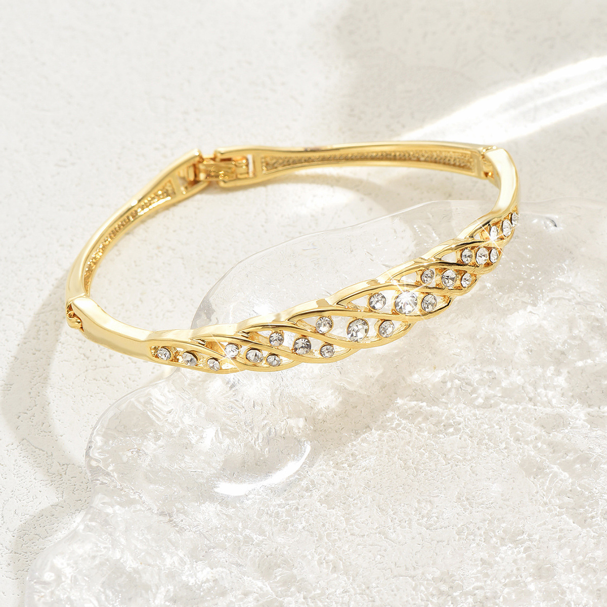 Europa y los Estados Unidos simple fragancia estilo diamante pulsera micro-diamantes versátil mujer ligera lujo en línea joyas de pulsera al por mayor