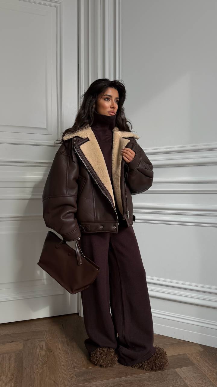 Completo composto da maglione oversize con collo alto e pantaloni larghi e fluidi - Completo due pezzi morbido da donna per autunno inverno in grigio, marrone e beige | S/M/L_voghion.com