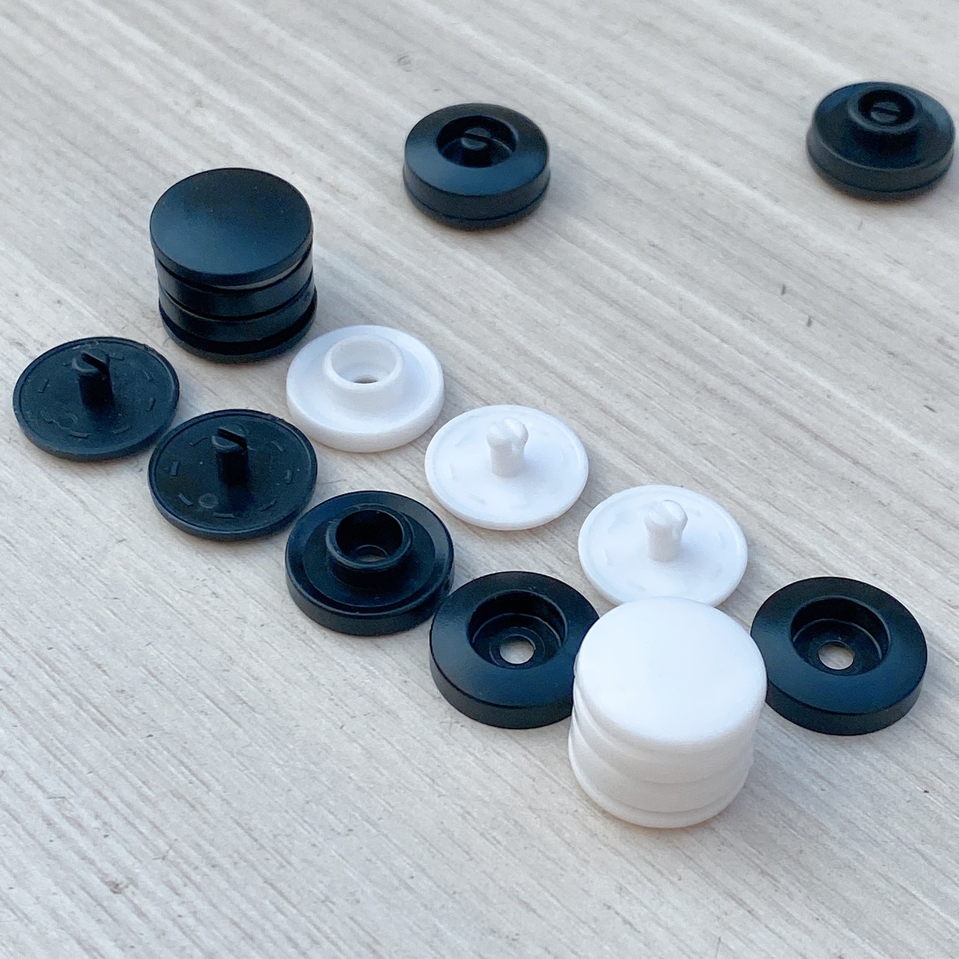 塑料可拆卸四合扣 婴幼服装免钉纽扣 儿童服饰按扣免缝子母面板扣