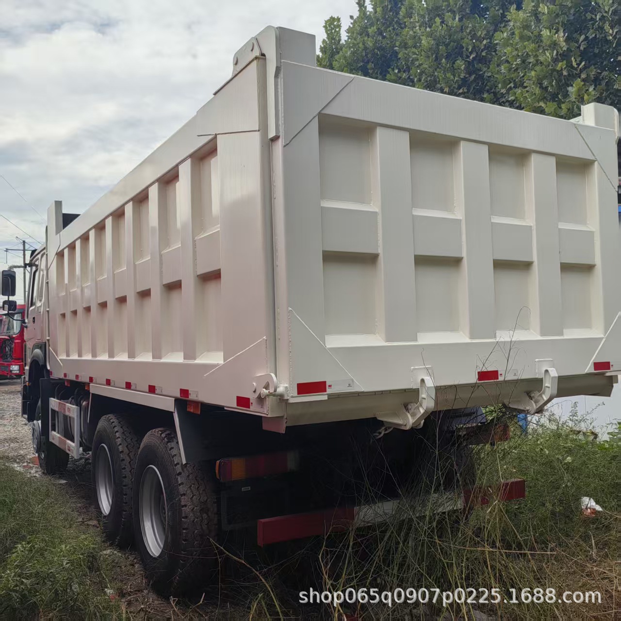 Export Africa Sales Used Howo 6×4 Dump Truck Sinotruk Heavy Duty Tipper Truck 371 Horsepower