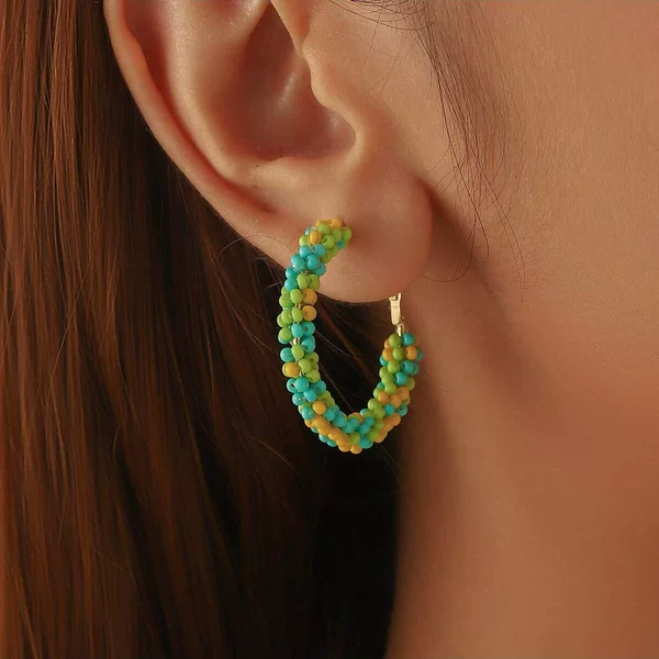 A Pair of Bohemian Holiday-Style Colorful Bead Earrings with Contrasting Colors Will Give You a Sense of Vacation Relaxation in Seconds