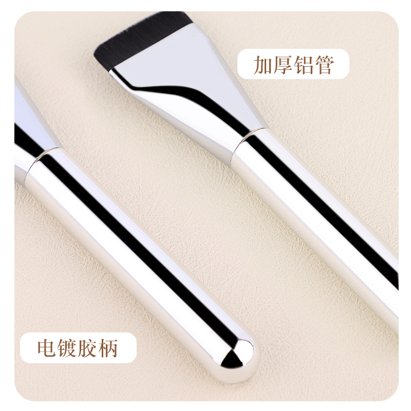 Nuevo ultrafino wakemake de una línea cepillo de máscara de base cabeza plana corrector de luz cangzhou en stock cepillo de maquillaje