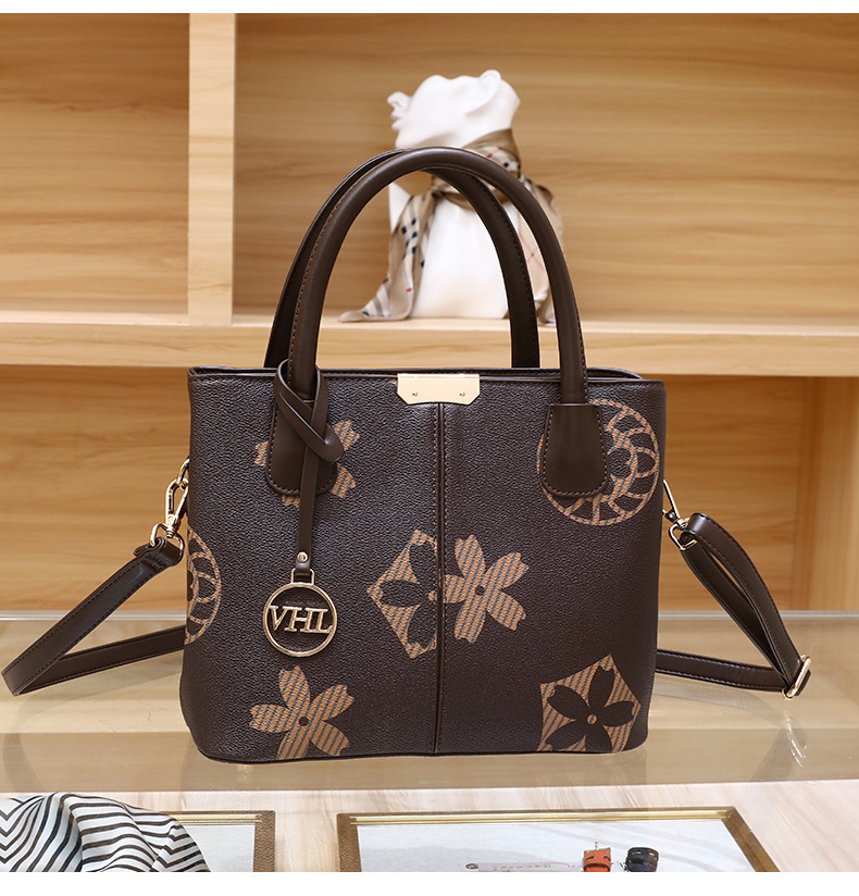 2023 New Hot Selling Love Sunday Women's Bag Versatile Printed Temperament Handbag Large Capacity Shoulder Bag_voghion.com