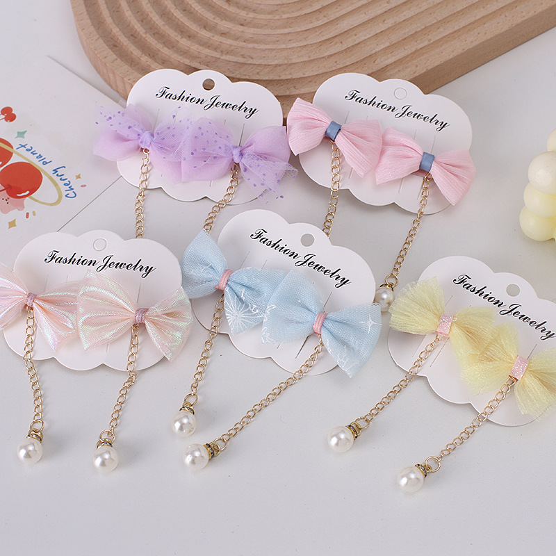 Cute children's hairgrip with bow