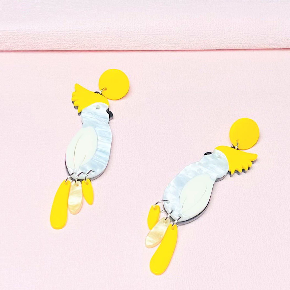 1 Pair Cute Parrot Printing Arylic Drop Earrings display picture 4
