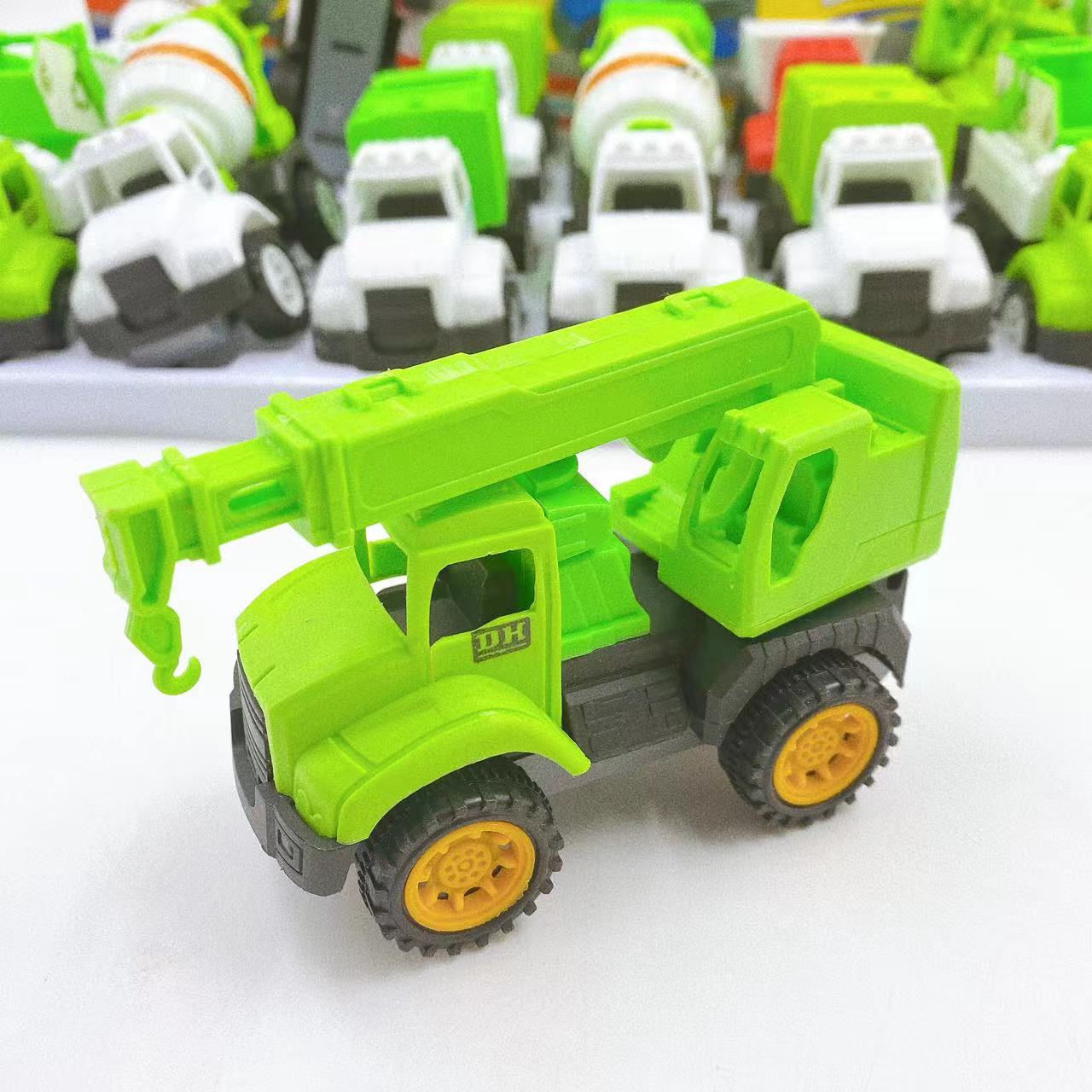 Juguetes infantiles de ingeniería de inercia varios tipos de ferrules mixtos regalos al por mayor tienda de 2 yuanes
