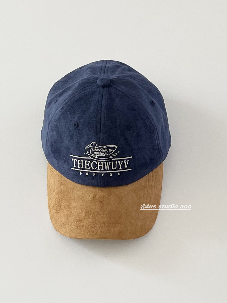 Gorras de béisbol para hombres y mujeres 2024 otoño nuevo gorras de peluche de cuero de seda de color amplio gorras de nariz grande pareja gorras de lengua de pato muestran cara pequeña