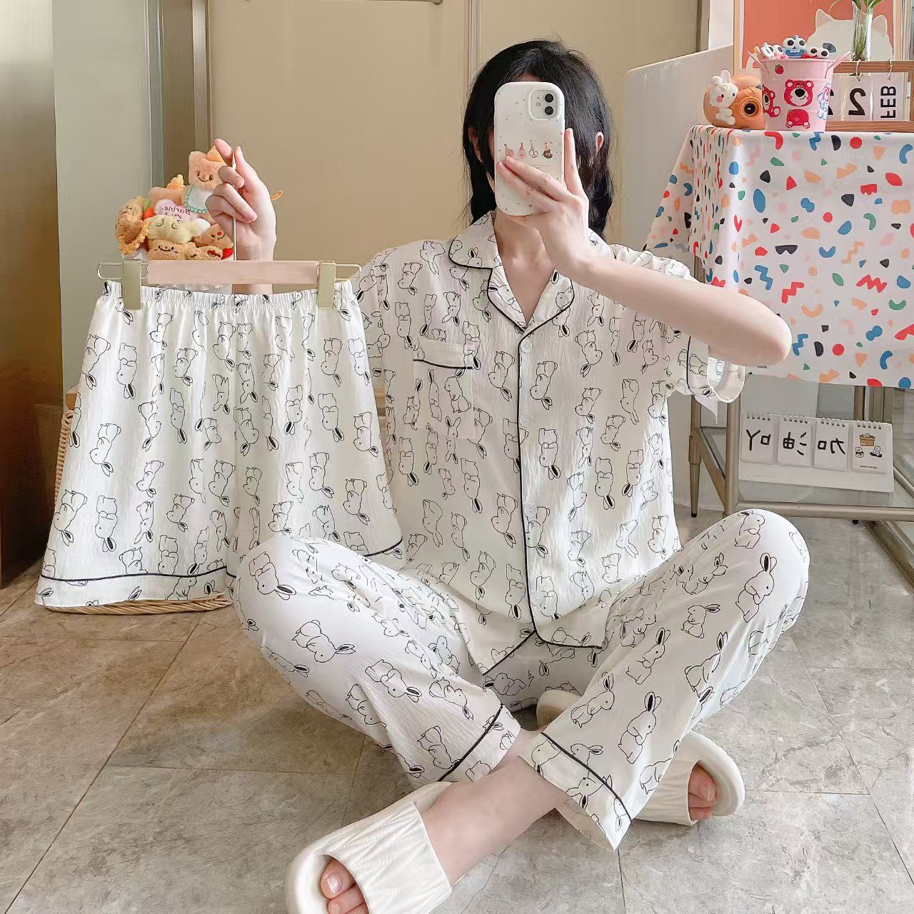 Empaquetado fuera de una sola nube pijamas de algodón de tres piezas para mujer verano dulce pantalones cortos de manga corta ropa de dibujos animados para el hogar
