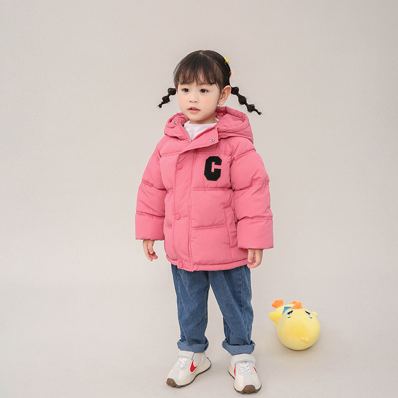 Gran C niños con capucha abajo chaqueta 2024 Otoño e Invierno ropa para niños nueva venta al por mayor niños y niñas chaqueta de plumas